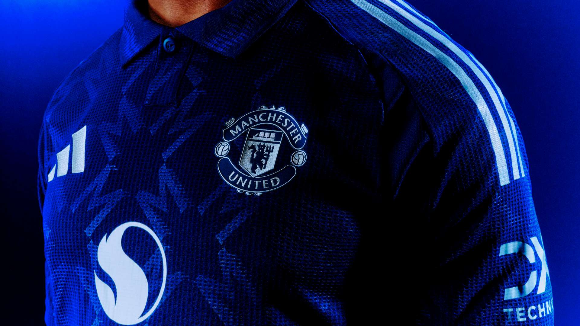 段的女子足 段的女子足